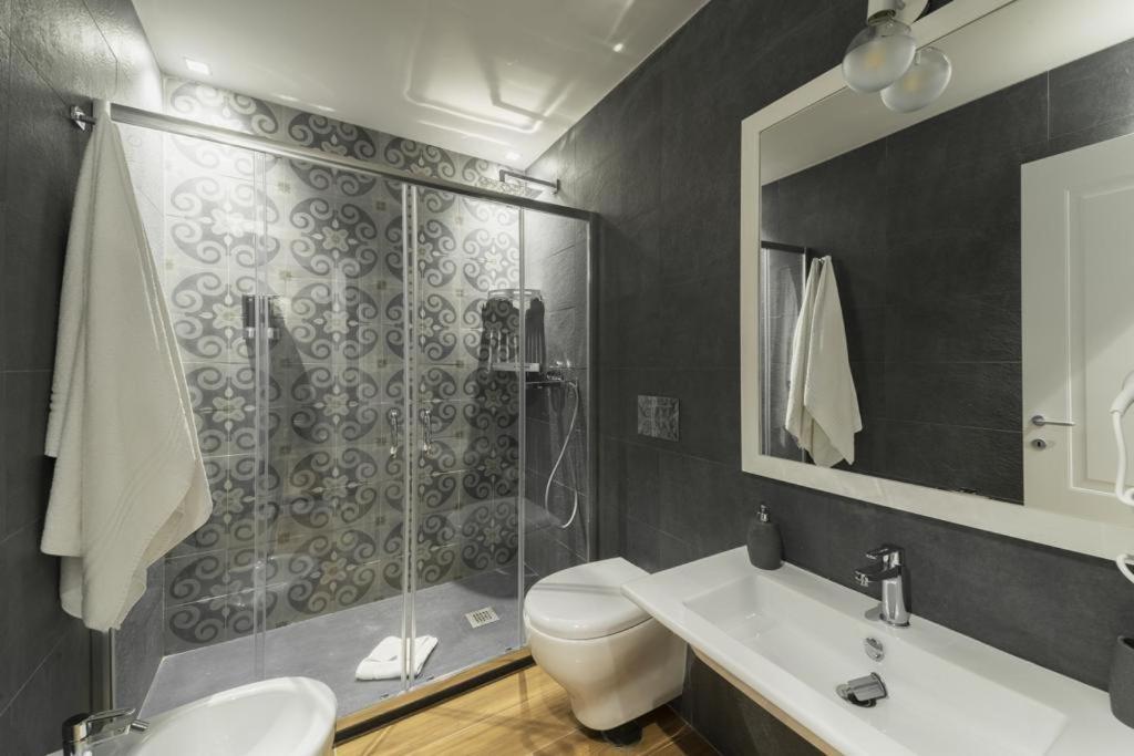 New Born Hotel Рим Екстериор снимка